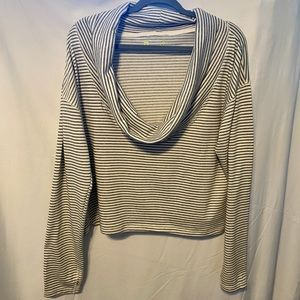 NWOT Xersion Cropped Gray and Ivory Striped Cowl Neck Sweatshirt Size XL